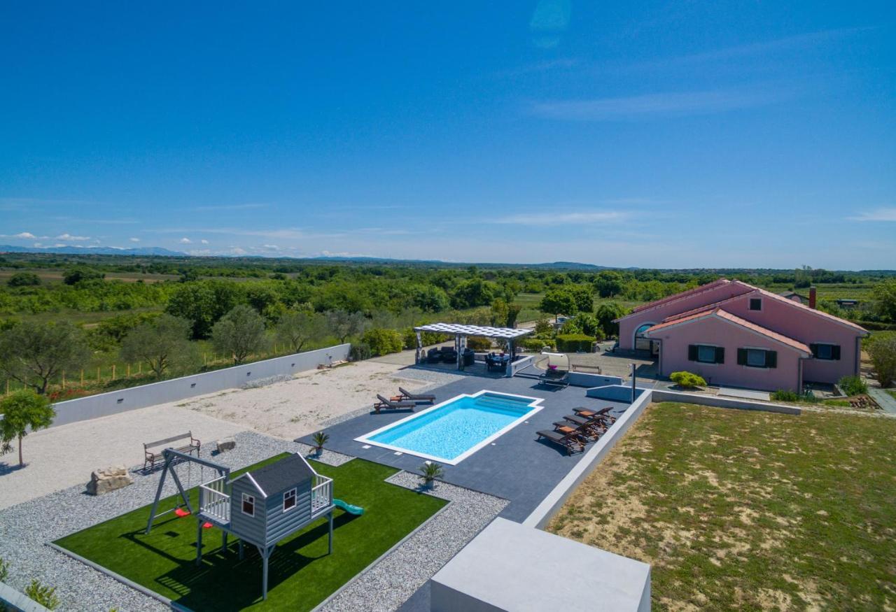 Villa Perini Dvori Donji Zemunik Exterior photo