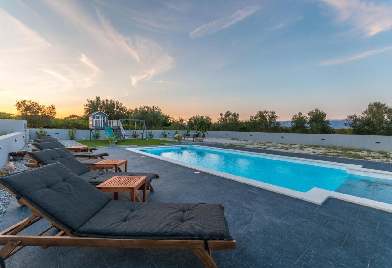 Villa Perini Dvori Donji Zemunik Exterior photo