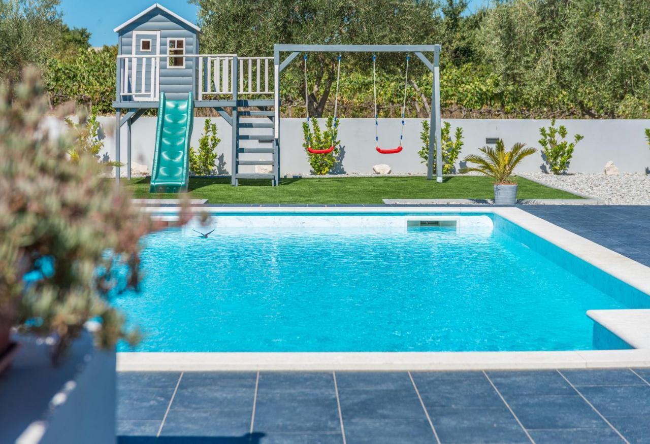 Villa Perini Dvori Donji Zemunik Exterior photo